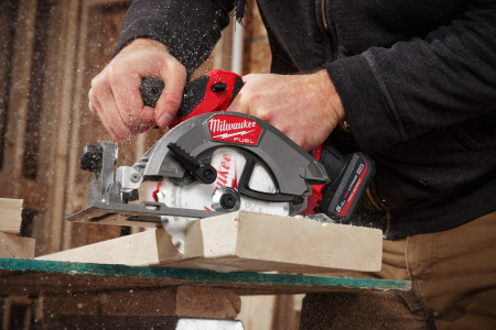 Аккумуляторная компактная циркулярная пила по дереву Milwaukee M12 FCS442-502X (замена для 4933448235) (Арт. 4933493489)