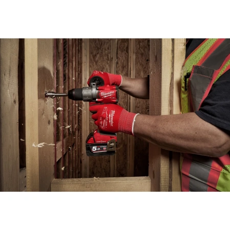 Аккумуляторная ударная дрель-шуруповерт Milwaukee M18 ONEPD2-502X FUEL ONE-KEY  (Арт. 4933464527)