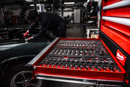 Набор метрических головок с воротком Milwaukee 1/4'' (28 предметов) в ложементе (Арт. 4932479824)