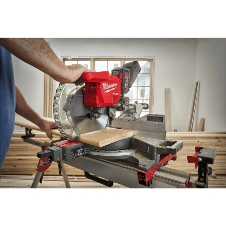 Аккумуляторная торцовочная пила Milwaukee M18 FMS 305-121 FUEL ONE-KEY (Li-Ion12Ач)  (Арт. 4933471122)