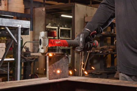 Молоток слесарный Milwaukee с рукояткой из стекловолокна 1.13кг (Арт. 4932498305)