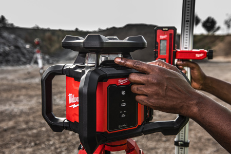 Аккумуляторный ротационный лазерный нивелир с красным лучом Milwaukee M18 RLOH600-201C (Арт. 4933493191)