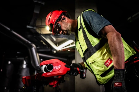 Аккумуляторный труборез для труб из нержавеющей стали и меди Milwaukee M12 PCSS54-402C (Арт. 4933498605)