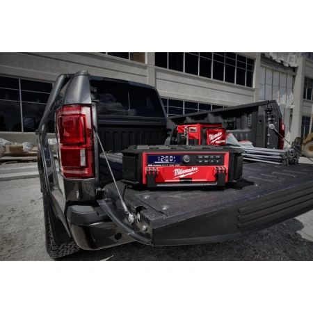 Аккумуляторное радио DAD+/зарядное устройство Milwaukee M18 PRCDAB+-0 PACKOUT с Bluetooth  (Арт. 4933472112)