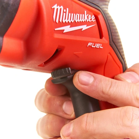 Аккумуляторный шуруповерт для работ по гипсокартону Milwaukee  M18 FSG-0X FUEL  (Арт. 4933459201)