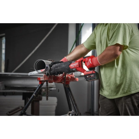 Аккумуляторная сабельная пила Milwaukee M18 FSZ-502X FUEL SAWZALL  (Арт. 4933478291)