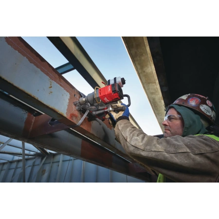 Аккумуляторная дрель на магнитной станине с постоянным магнитом Milwaukee M18 FMDP-502C FUEL  (Арт. 4933451012)