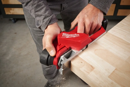 Аккумуляторный рубанок Milwaukee M12 BLP-402X (Арт. 4933492851)