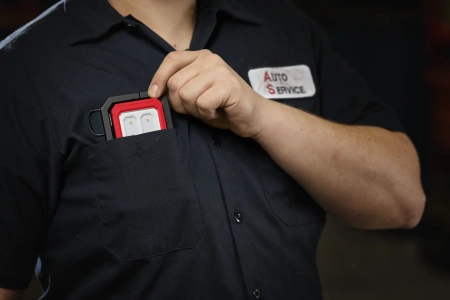 Аккумуляторный светодиодный фонарь с шарнирным световым блоком, заряжаемый через USB Milwaukee IR FFL (Арт. 4933493528)