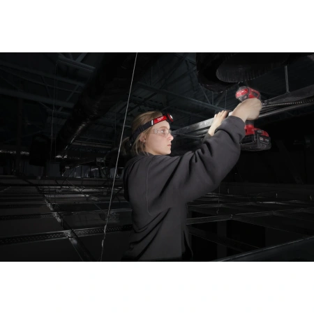 Аккумуляторный налобный, светодиодный фонарь, заряжаемый через USB Milwaukee L4 HLRP-301 (Арт. 4933479767)