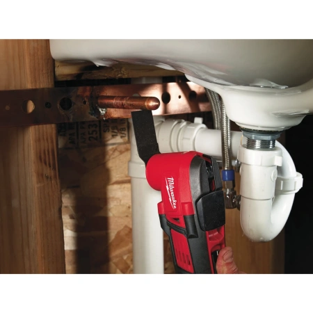 Аккумуляторный многофункциональный инструмент Milwaukee M18 BMT-421C  (Арт. 4933446210)