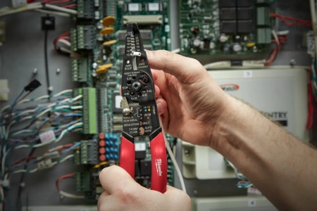 Комбинированные кусачки для зачистки проводов Milwaukee (Арт. 4932493816)