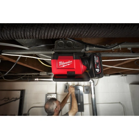 Аккумуляторный магнитный светодиодный фонарь с шарнирным блоком Milwaukee M12 PAL-0  (Арт. 4933478226)