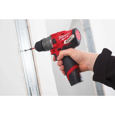 Аккумуляторная ударная дрель-шуруповерт со сменным патроном Milwaukee M12 FPDXKIT-202X FUEL  (Арт. 4933464138)