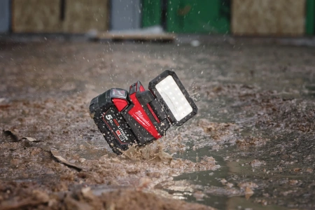 Аккумуляторный светодиодный фонарь с шарнирным световым блоком Milwaukee M18 ALIS-0 (Арт. 4933498148)