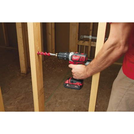 Аккумуляторная ударная дрель-шуруповерт Milwaukee M18 BPD-202C  (Арт. 4933443515)