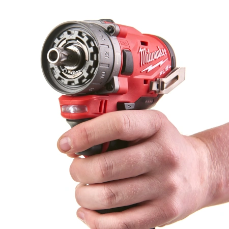 Аккумуляторная ударная дрель-шуруповерт со сменным патроном Milwaukee M12 FPDXKIT-202X FUEL  (Арт. 4933464138)