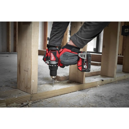 Аккумуляторная безударная дрель-шуруповерт Milwaukee M18 BLDD2-502X  (Арт. 4933464515)