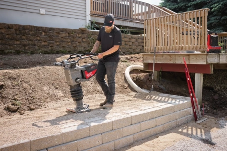 Аккумуляторная вибротрамбовка Milwaukee MXF RAM60-122 FUEL (Арт. 4933498159)