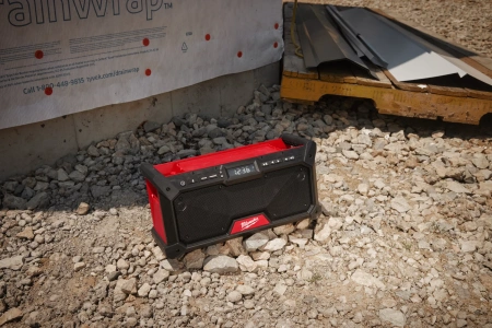 Аккумуляторное радио DAD+/зарядное устройство Milwaukee M18 RADDAB+G2-0 с Bluetooth (замена для 4933451251) (Арт. 4933492344)