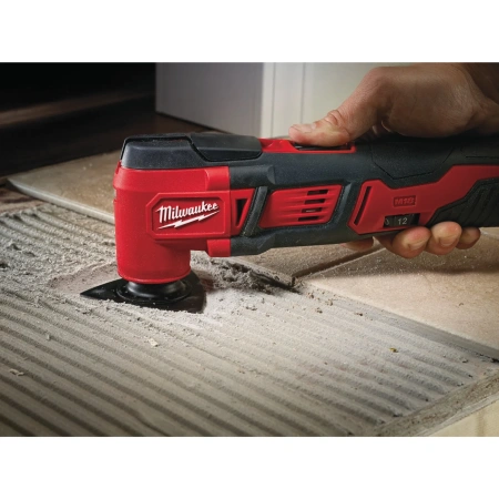 Аккумуляторный многофункциональный инструмент Milwaukee M18 BMT-421C  (Арт. 4933446210)