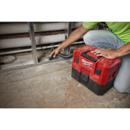 Аккумуляторный пылесос для воды и сухого мусора Milwaukee M12 FVCL-0 FUEL  (Арт. 4933478186)