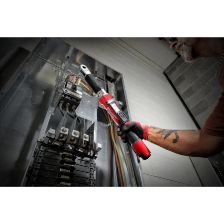 Аккумуляторный электронный динамометрический ключ Milwaukee M12 ONEFTR38-201C FUEL 3/8'' (Арт. 4933464967)