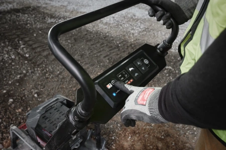 Аккумуляторная виброплита Milwaukee MXF PC50-0 FUEL (Арт. 4933493267)