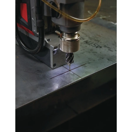 Аккумуляторная дрель на магнитной станине с постоянным магнитом Milwaukee M18 FMDP-502C FUEL  (Арт. 4933451012)