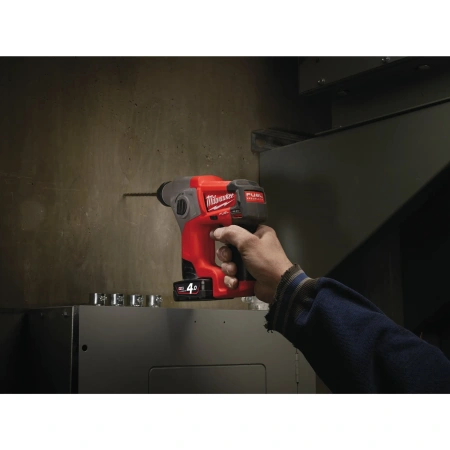 Аккумуляторный компактный 2-х режимный SDS-Plus перфоратор Milwaukee M12 CH-402C FUEL  (Арт. 4933441475)