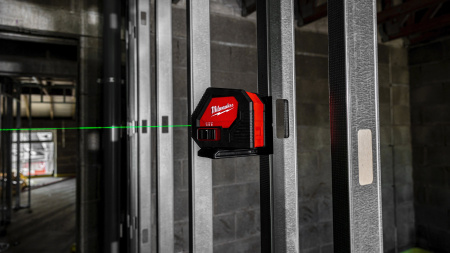 Аккумуляторный линейный лазерный нивелир (2 линии) с зеленым лучом Milwaukee CLL-C (Арт. 4933478753)