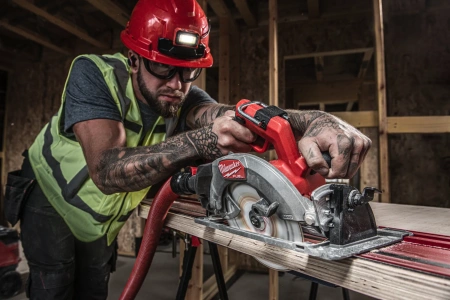 Аккумуляторная циркулярная пила по дереву Milwaukee M18 FCS66GR3-0 FUEL (Арт. 4933493491)