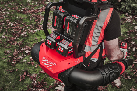 Аккумуляторная ранцевая воздуходувка Milwaukee M18 F2BPB-124 FUEL (Арт. 4933493213)