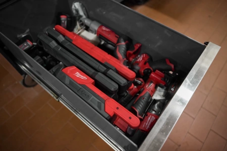 Акк. светодиодная лампа с изменяемым углом наклона M18 ABL-0 (Арт. 4933498147)