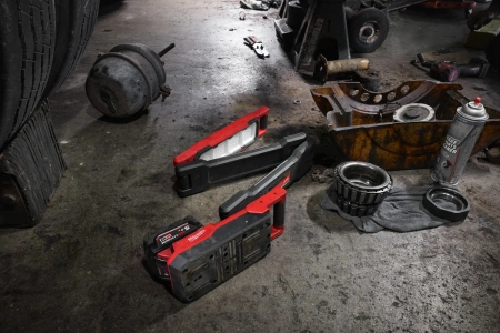 Акк. светодиодная лампа с изменяемым углом наклона M18 ABL-0 (Арт. 4933498147)