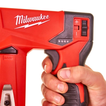 Аккумуляторный степлер Milwaukee M12 BST-0  (Арт. 4933459634)