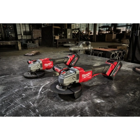 Аккумуляторная углошлифовальная машина (УШМ, Болгарка) Milwaukee M18 FHSAG125 XPDB-552X FUEL 125мм  (Арт. 4933471080)