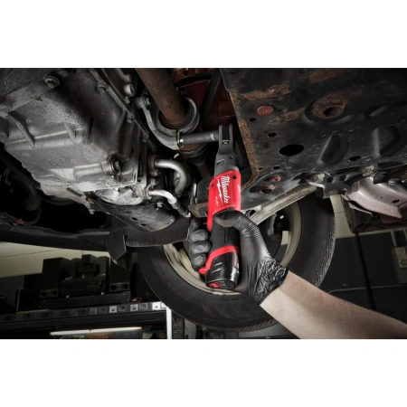 Аккумуляторная субкомпактная импульсная трещотка Milwaukee M12 FIR38-201B FUEL (3/8'')  (Арт. 4933459798)