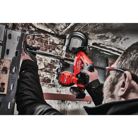 Аккумуляторная ленточная пила Milwaukee M12 FBS64-402X FUEL  (Арт. 4933478441)