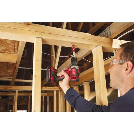 Аккумуляторная безударная дрель-шуруповерт Milwaukee M18 BDD-202C  (Арт. 4933443555)