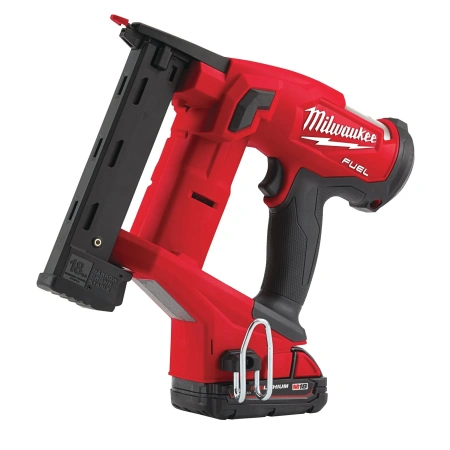 Аккумуляторный зауженный степлер Milwaukee M18 FNCS18GS-202X FUEL  (Арт. 4933471940)