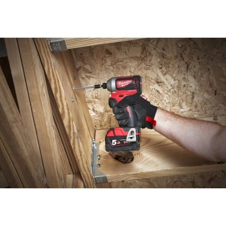 Аккумуляторный импульсный винтоверт Milwaukee M18 BLID2-502X  (Арт. 4933464520)