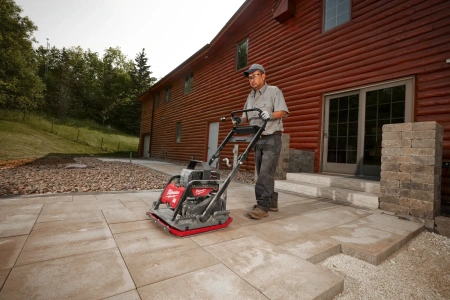 Аккумуляторная виброплита Milwaukee MXF PC50-0 FUEL (Арт. 4933493267)