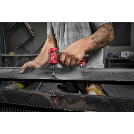 Аккумуляторная цанговая угловая шлифовальная машина Milwaukee M12 FDGA-422B FUEL  (Арт. 4933471439)