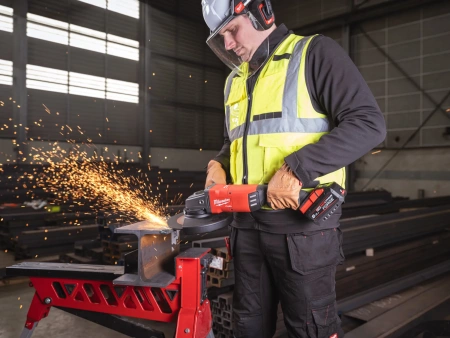 Аккумуляторная углошлифовальная машина (УШМ, Болгарка) Milwaukee M18 ONEFLAG230 XPDB-122C [FORGE™] FUEL ONE-KEY 230мм (замена для 4933478783) (Арт. 4933499242)