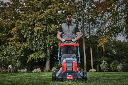 Аккумуляторная самоходная газонокосилка Milwaukee M18 F2LM46-0 FUEL (Арт. 4933492010)
