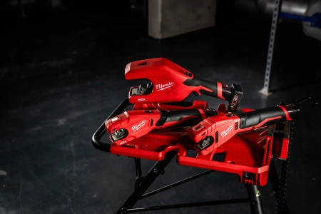 Аккумуляторный труборез для труб из нержавеющей стали и меди Milwaukee M12 PCSS54-402C (Арт. 4933498605)