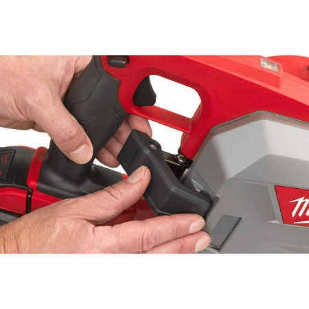 Аккумуляторная циркулярная пила по металлу Milwaukee M18 FMCS66-121C [FORGE™] FUEL (замена для 4933472111) (Арт. 4933499243)
