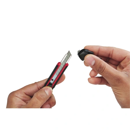 Нож выдвижной Milwaukee 9 мм  (Арт. 48221960)