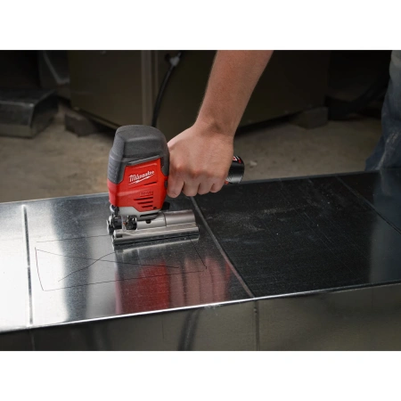 Аккумуляторный лобзик Milwaukee M12 JS-402B  (Арт. 4933441700)